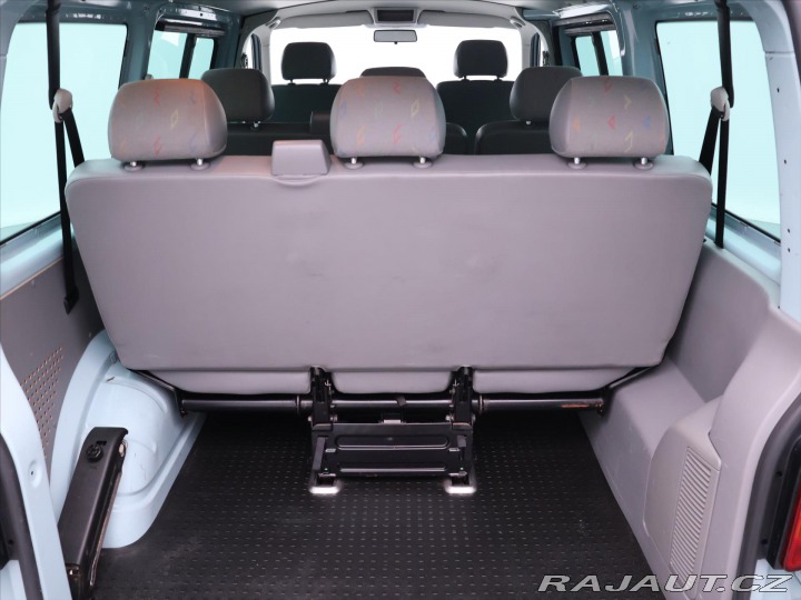Volkswagen Transporter 1,9 TDI 2.Maj Tažné 9-Mís 2006