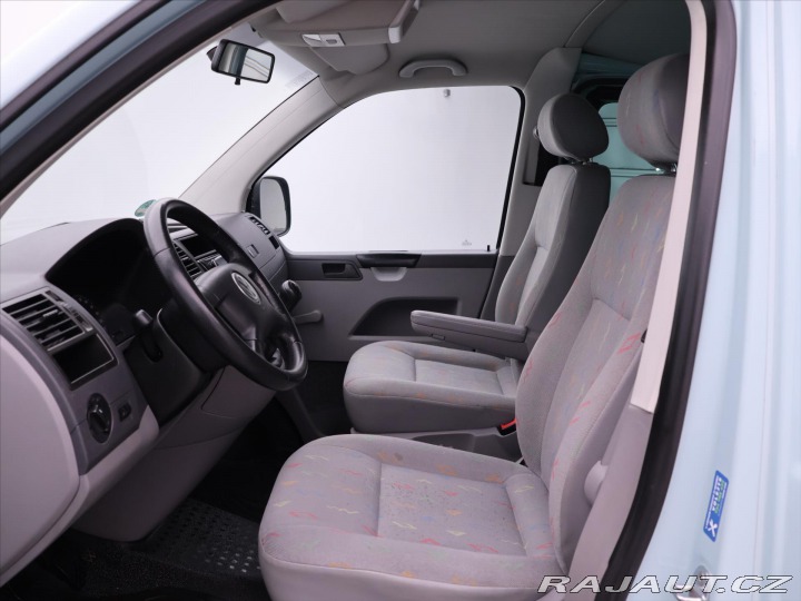 Volkswagen Transporter 1,9 TDI 2.Maj Tažné 9-Mís 2006