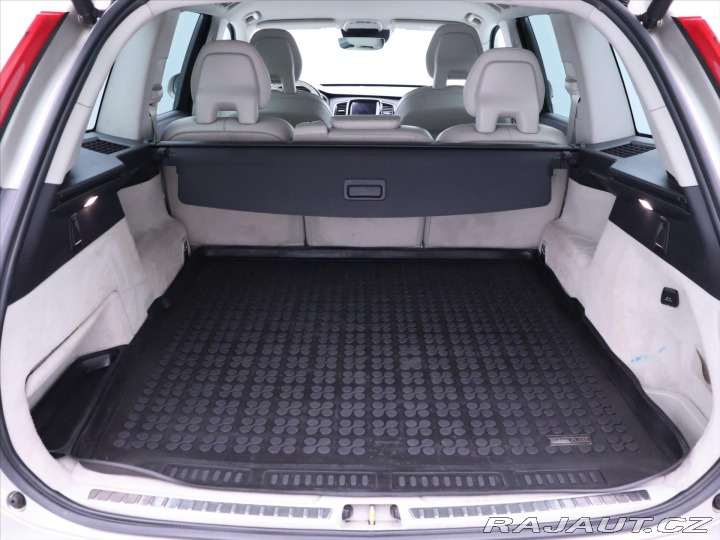 Volvo XC90 2,0 D5 165kW AWD CZ Momen 2015