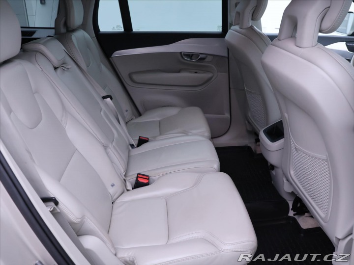 Volvo XC90 2,0 D5 165kW AWD CZ Momen 2015