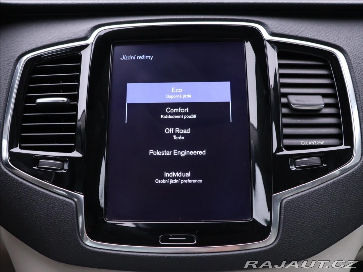 Volvo XC90 2,0 D5 165kW AWD CZ Momen 2015