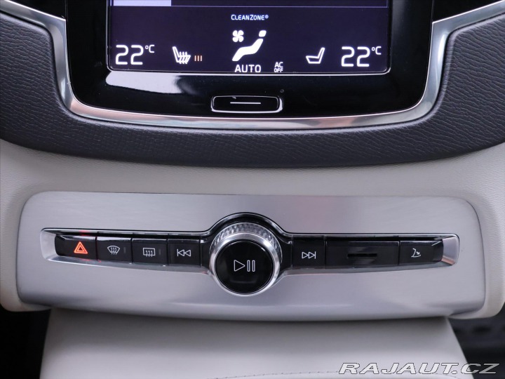 Volvo XC90 2,0 D5 165kW AWD CZ Momen 2015