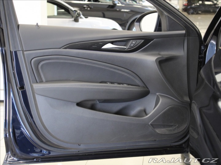 Opel Insignia 1,5 Turbo 121kW Akční CEN 2017