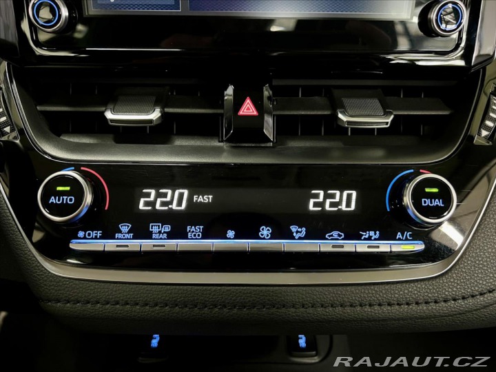 Toyota Corolla 1,8 HYBRID e-CVT COMFORT, 2022