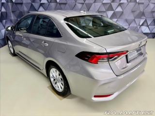 Toyota Corolla 1,8 HYBRID e-CVT COMFORT, 2022