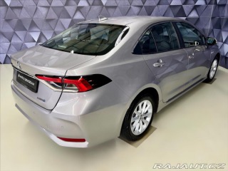Toyota Corolla 1,8 HYBRID e-CVT COMFORT, 2022