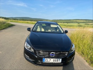 Volvo V60 2,4   D6 AWD 158 kW PLUG-