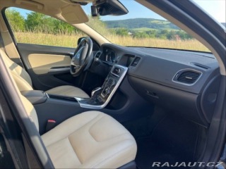 Volvo V60 2,4   D6 AWD 158 kW PLUG- 2014