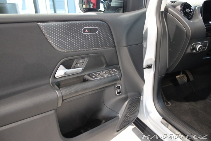 Mercedes-Benz B 180 MBUX / 18 2024