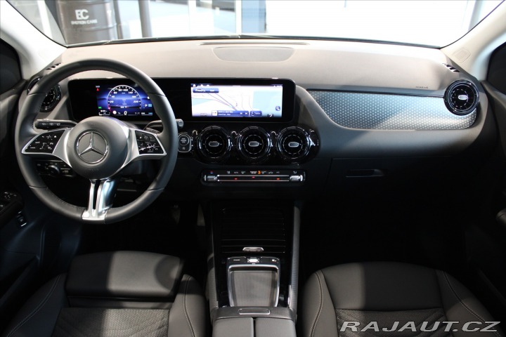 Mercedes-Benz B 180 MBUX / 18 2024
