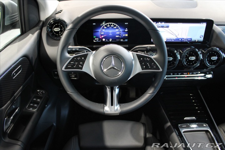 Mercedes-Benz B 180 MBUX / 18 2024