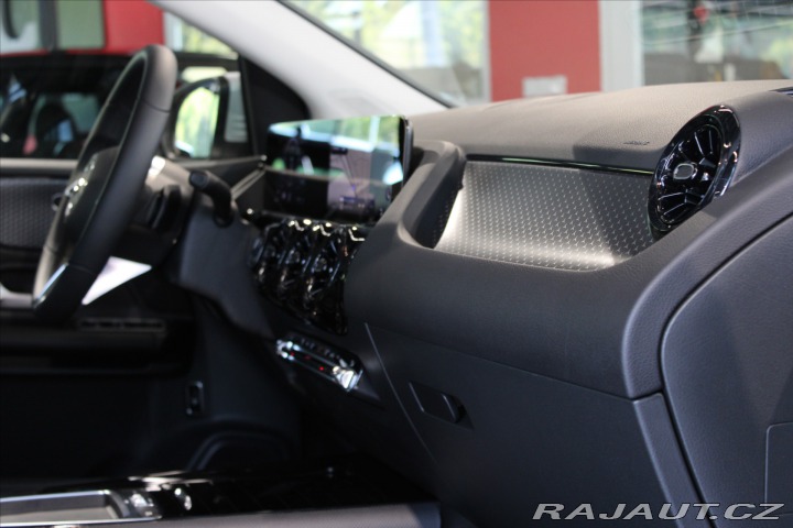 Mercedes-Benz B 180 MBUX / 18 2024