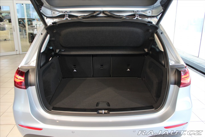 Mercedes-Benz B 180 MBUX / 18 2024