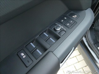 Land Rover Defender 3,0 D300 110 X-Dyn HSE,1. 2022