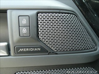 Land Rover Defender 3,0 D300 110 X-Dyn HSE,1. 2022