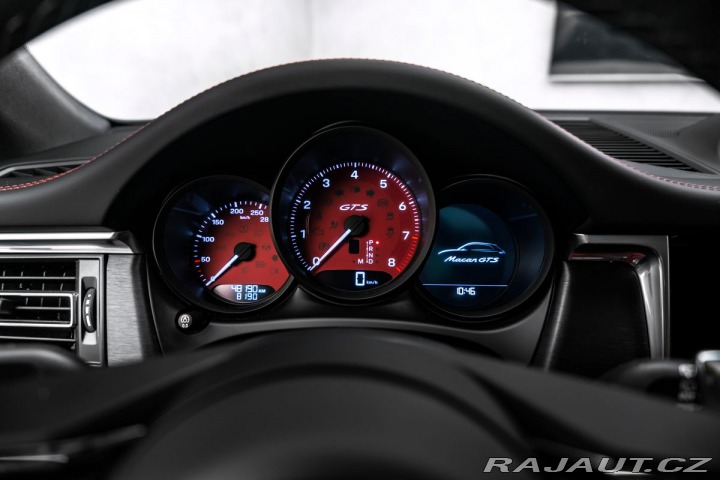 Porsche Macan GTS, vzduch, panorama, CZ 1800