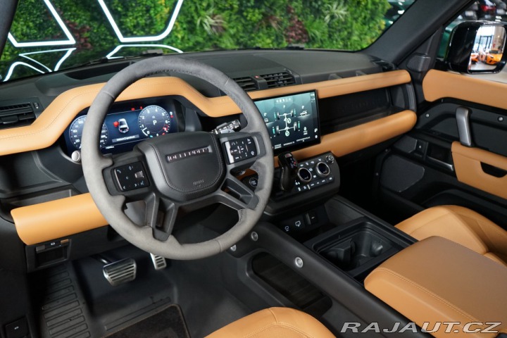 Land Rover Defender 90*V8*P525*HUD*TAŽNÉ*PANO 2022