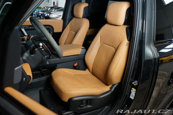 Land Rover Defender 90*V8*P525*HUD*TAŽNÉ*PANO 2022