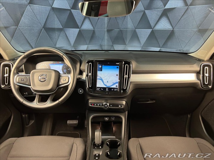 Volvo XC40 T3 120KW A/T MOMENTUM PRO 2020