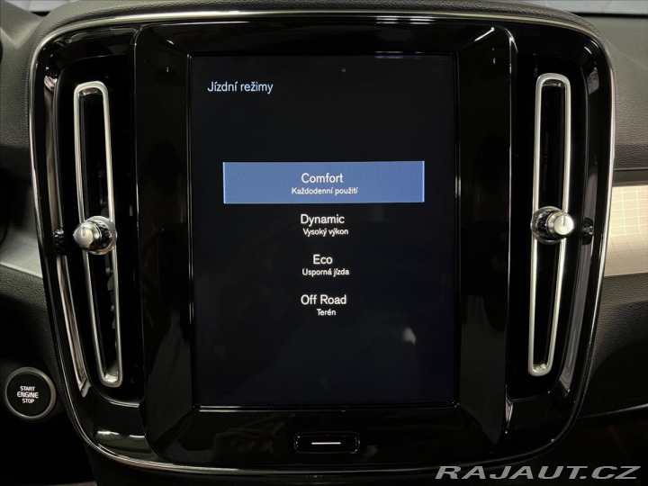 Volvo XC40 T3 120KW A/T MOMENTUM PRO 2020