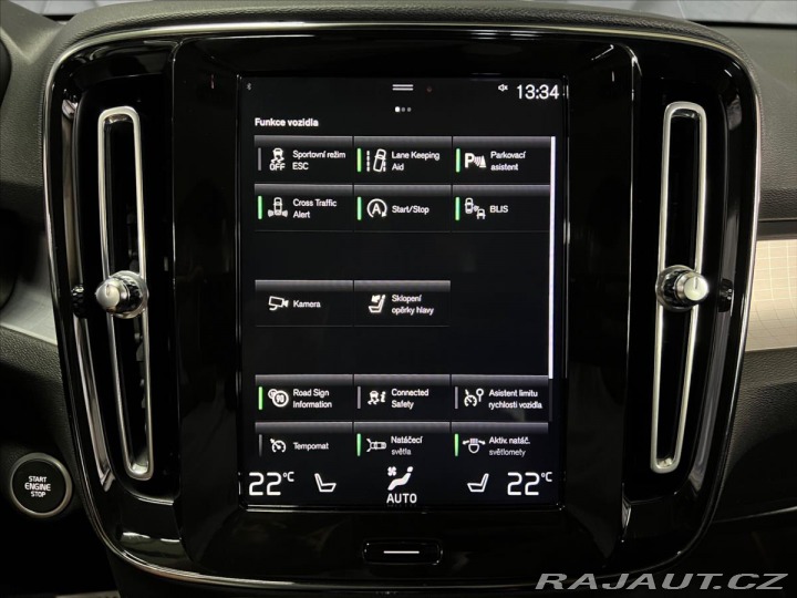 Volvo XC40 T3 120KW A/T MOMENTUM PRO 2020