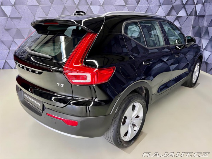 Volvo XC40 T3 120KW A/T MOMENTUM PRO 2020