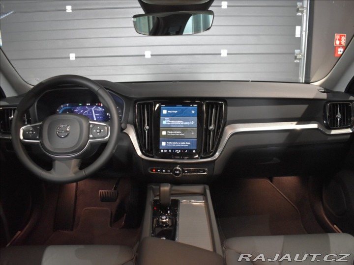 Volvo S60 2,0 B4 Core Bezklíč 2024