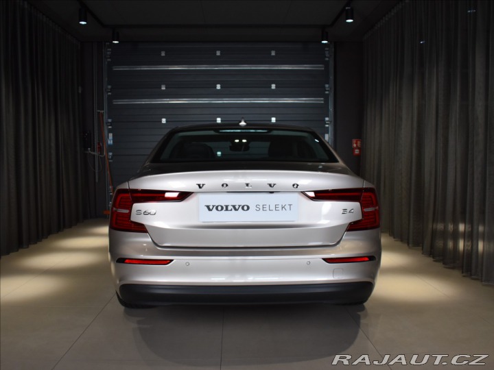 Volvo S60 2,0 B4 Core Bezklíč 2024