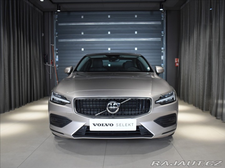 Volvo S60 2,0 B4 Core Bezklíč 2024