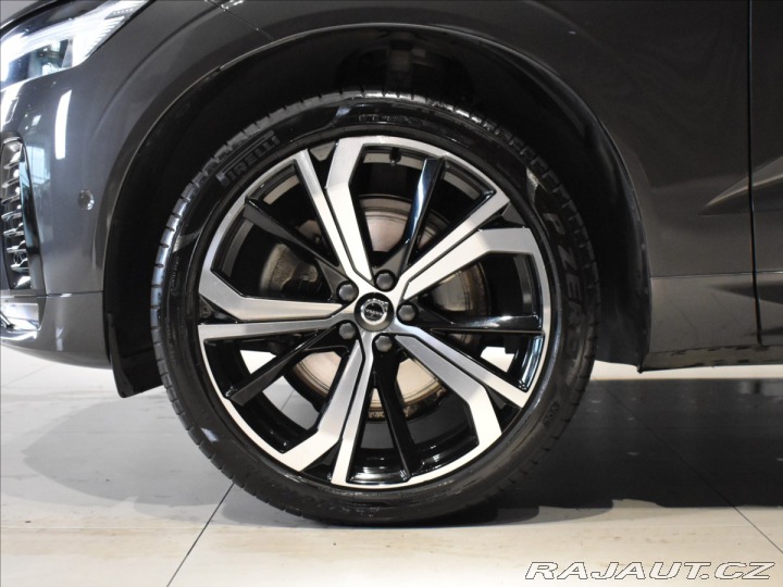Volvo XC60 2,0 B5 R vzduch,B&W,h 2022