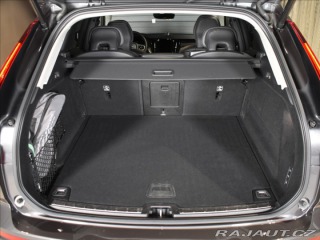 Volvo XC60 2,0 B5 R vzduch,B&W,h 2022
