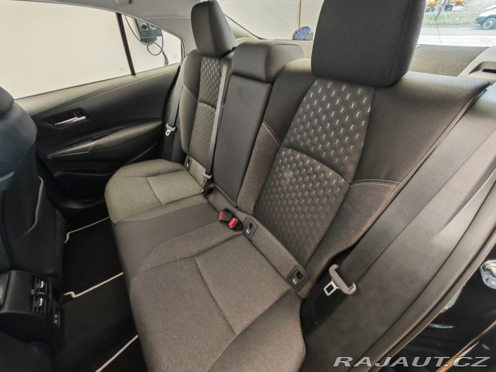 Toyota Corolla 1.8L (HEV speciální) 140 2025
