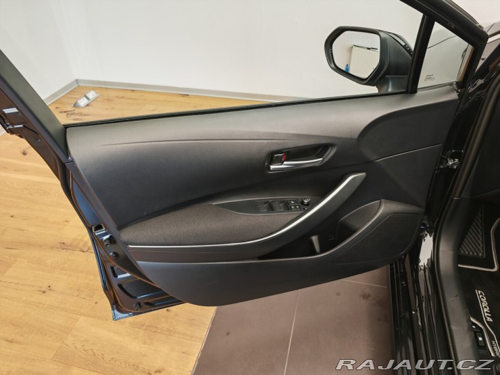 Toyota Corolla 1.8L (HEV speciální) 140 2025