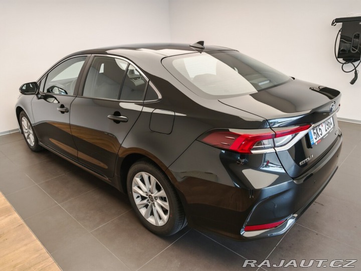 Toyota Corolla 1.8L (HEV speciální) 140 2025