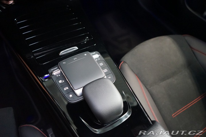 Mercedes-Benz CLA 200d*SB*TAŽNÉ*KAMERA*AMG* 2024