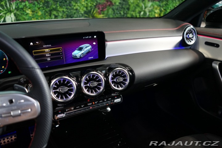 Mercedes-Benz CLA 200d*SB*TAŽNÉ*KAMERA*AMG* 2024