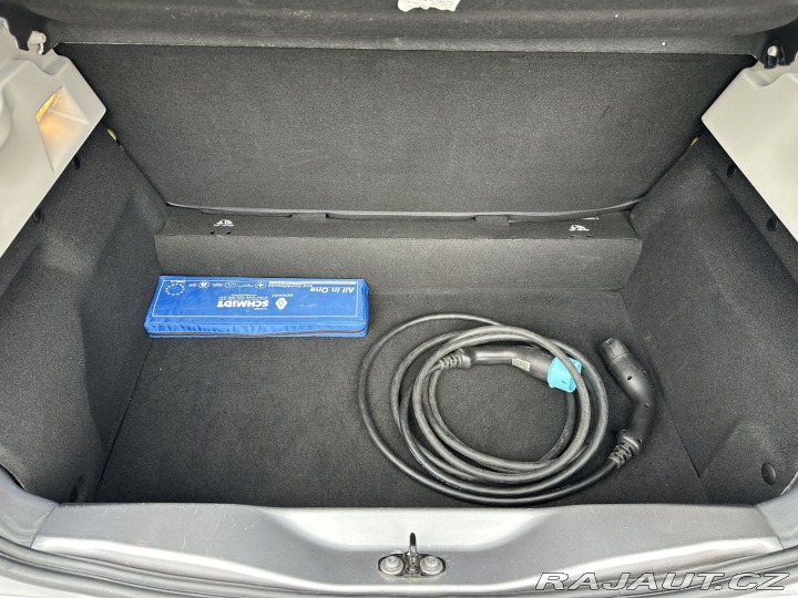 Renault ZOE 43kW 22KWH R240 INTENSE N 2015