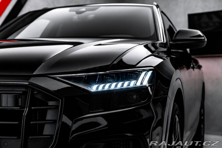 Audi SQ8 TDI Vzduch LED Pano B& 2020
