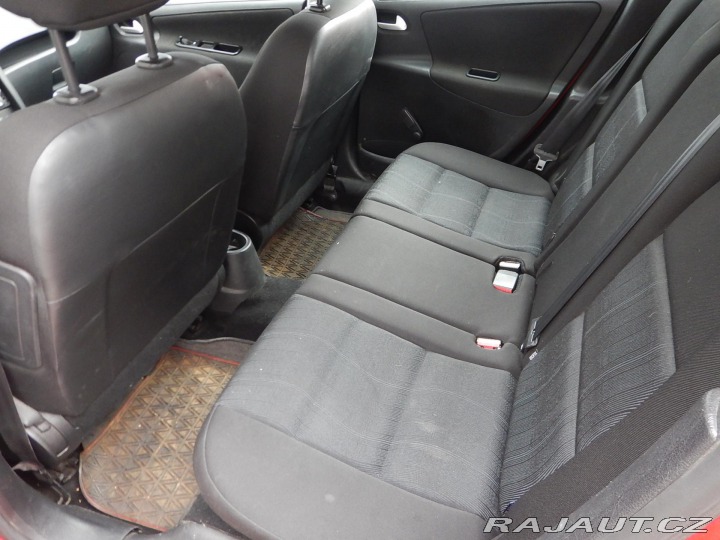 Peugeot 207 1.4 i 54 kw 2009