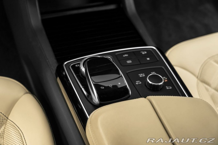 Mercedes-Benz GLE  2016
