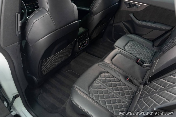 Audi SQ8  2021