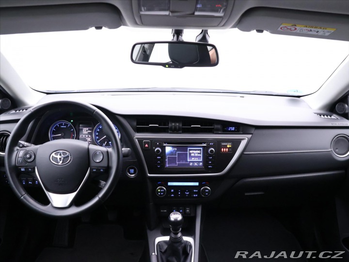 Toyota Auris 1,6 VVT-i Executive Xenon 2013
