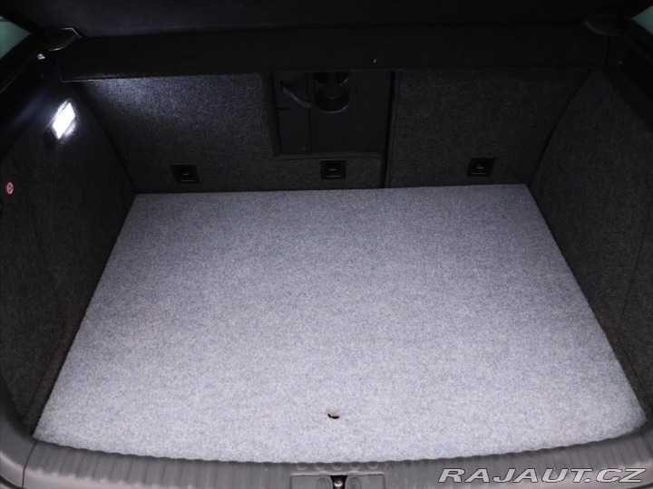 Volkswagen Tiguan 2,0 TDI DSG 4M CZ Sport-S 2012