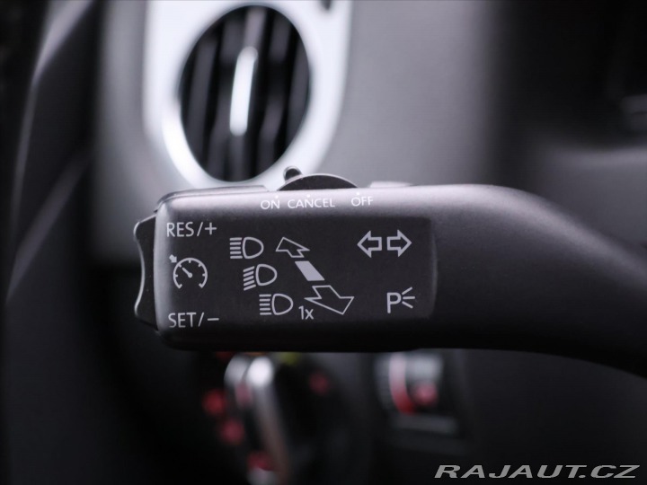 Volkswagen Tiguan 2,0 TDI DSG 4M CZ Sport-S 2012