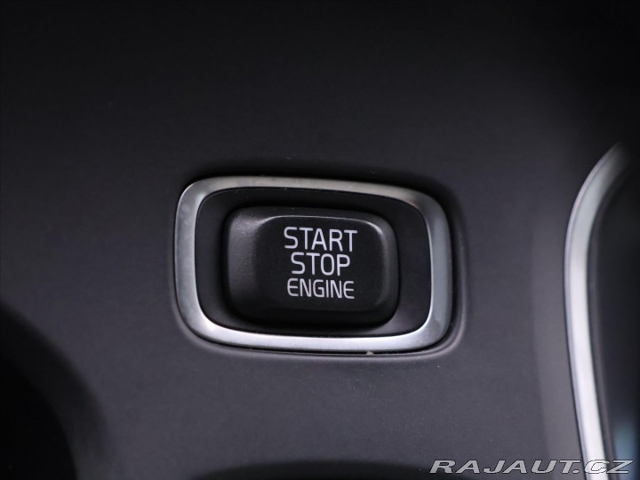 Volvo V40 2,0 D2 88kW Summum Navi K 2015