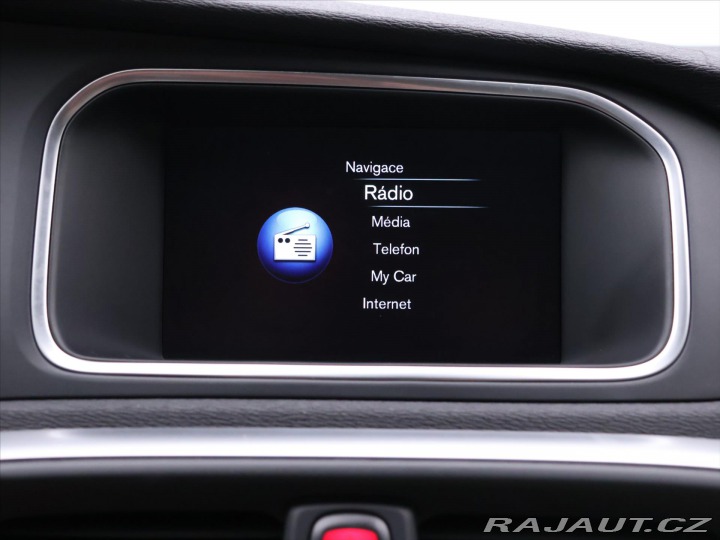 Volvo V40 2,0 D2 88kW Summum Navi K 2015