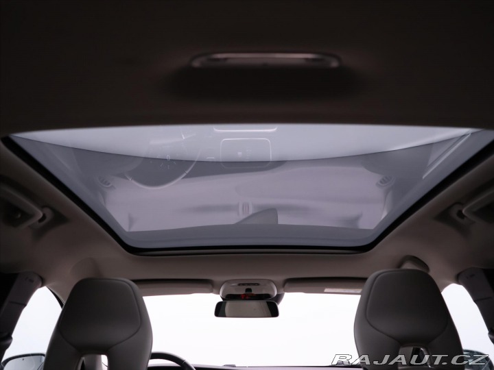 Volvo V40 2,0 D2 88kW Summum Navi K 2015