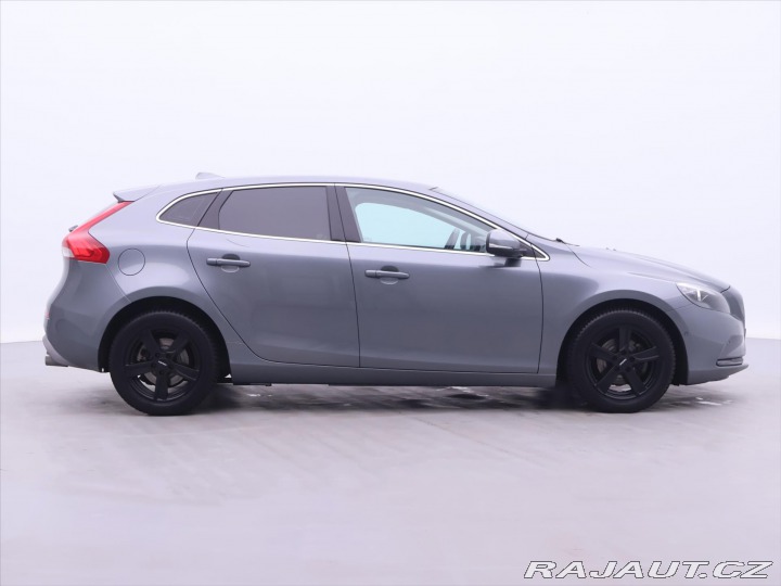 Volvo V40 2,0 D2 88kW Summum Navi K 2015