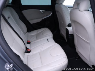 Volvo V40 2,0 D2 88kW Summum Navi K 2015