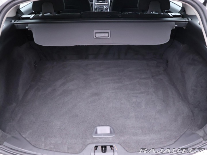 Volvo V60 2,0 D3 120kW klima CZ 2011